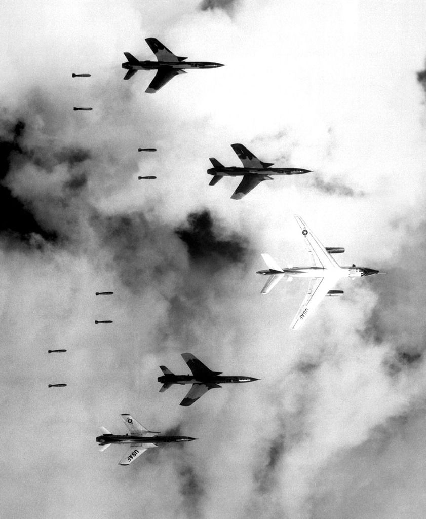 rb-66%20with%20F-105s_zpsqzv0pzuf.jpg