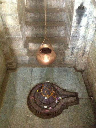 amruteshwar-temple_zpsvuzzopme.jpg